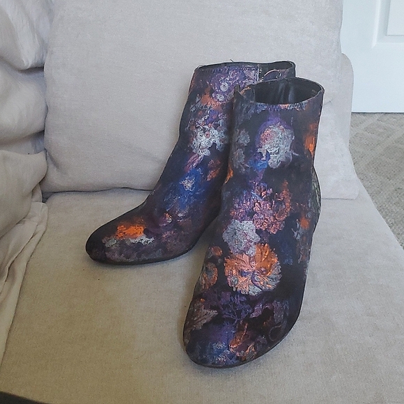 Zigi Soho Funky Metallic Floral Embroidered Textile Boots US 9 - Picture 4 of 9